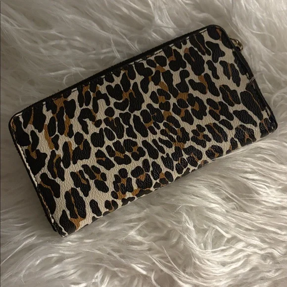 Tory Burch Leopard Print Long Wallet - Picture 7 of 12
